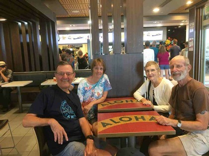 Bill KH6OO, Mary, Keith KH6ZU & Barbara